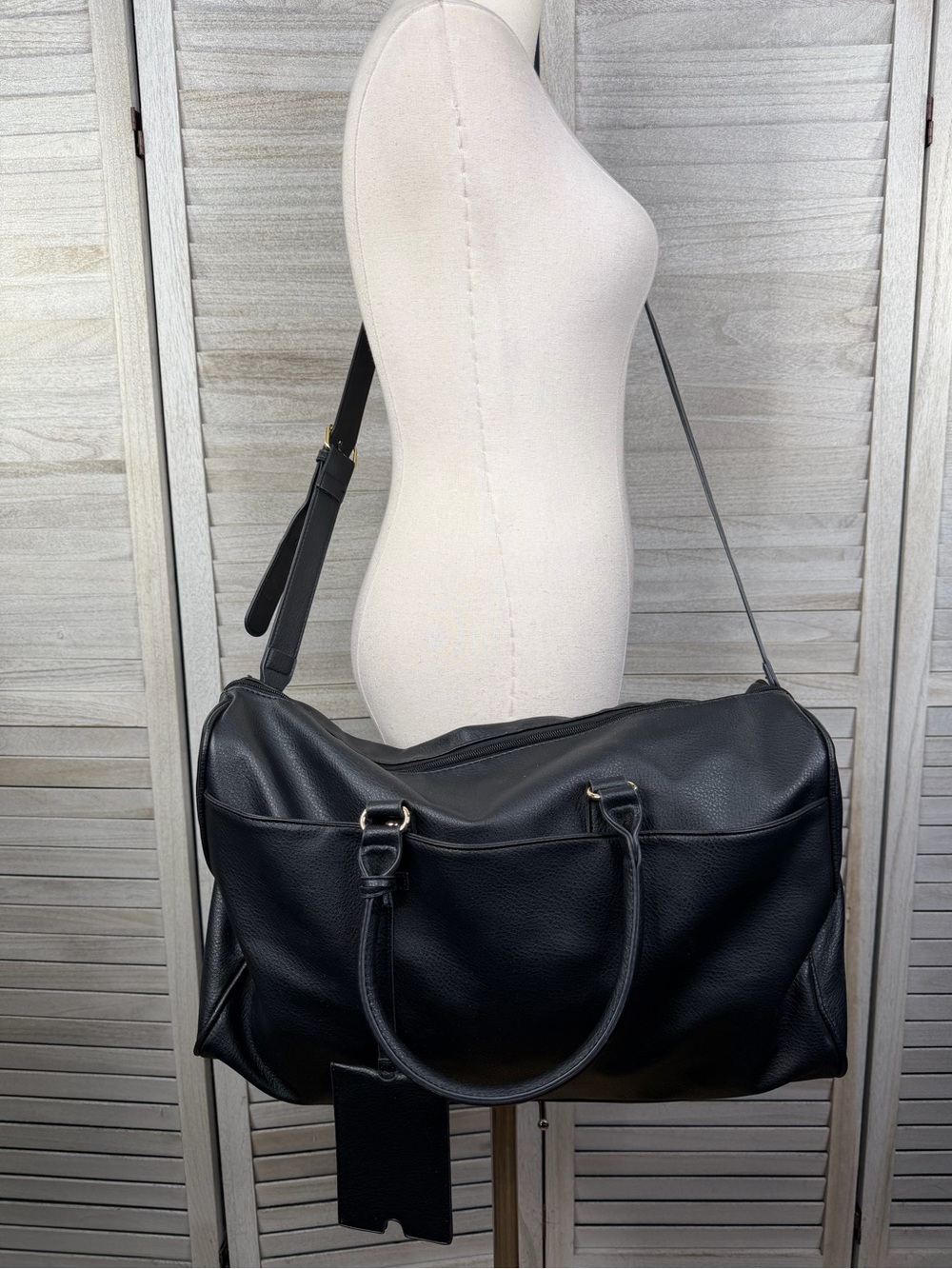 JUSTFAB Black Vegan Leather Weekender Travel Overnight Duffle Bag - Picture 2 of 8